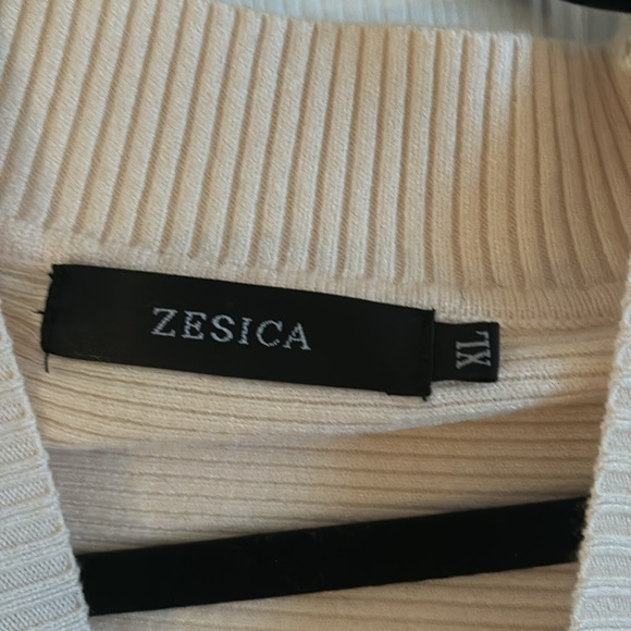 Oversized ribbed knit sweater - Picture 2 of 4